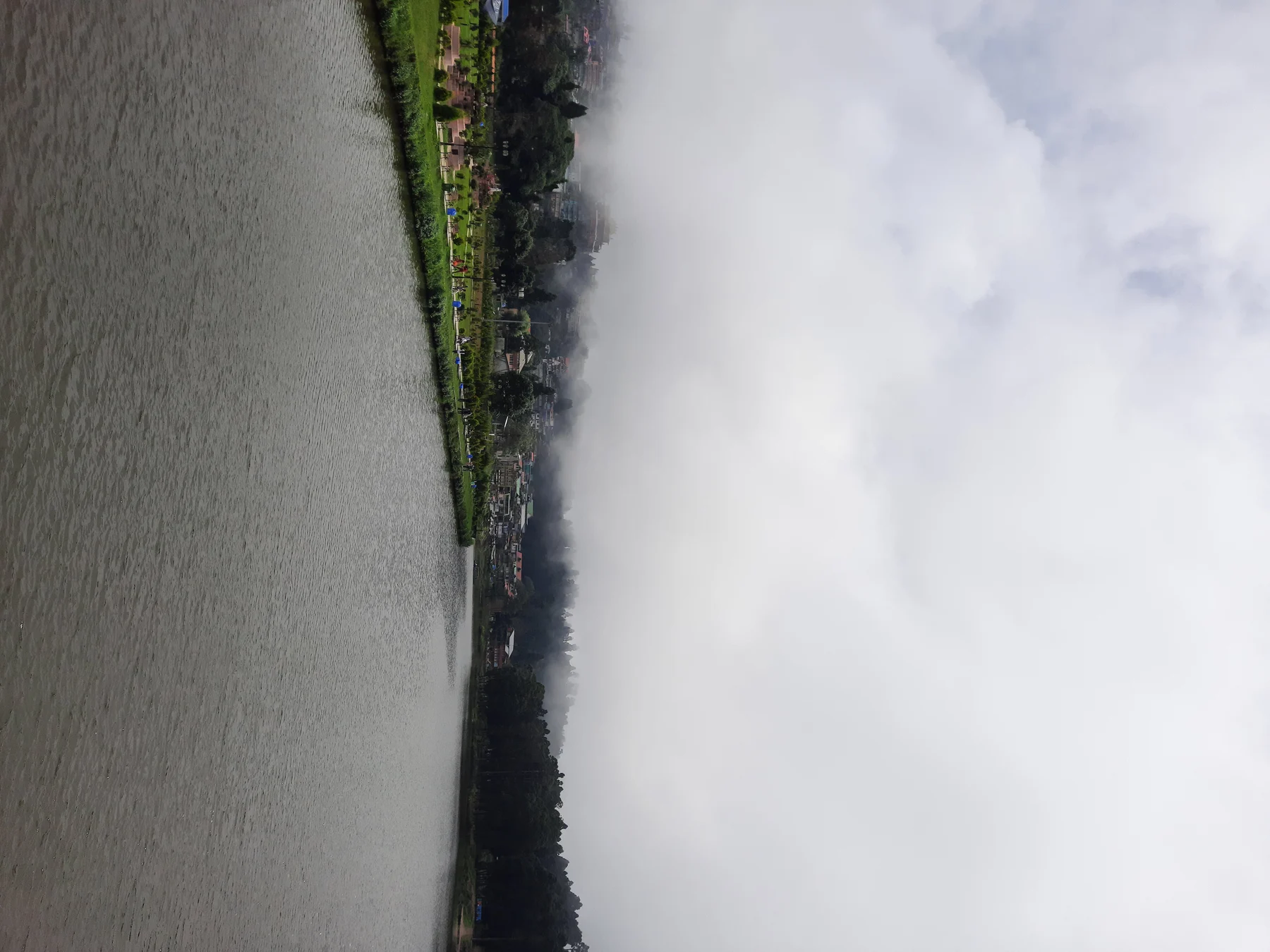 Sumendu Lake and its footbridge in Mirik